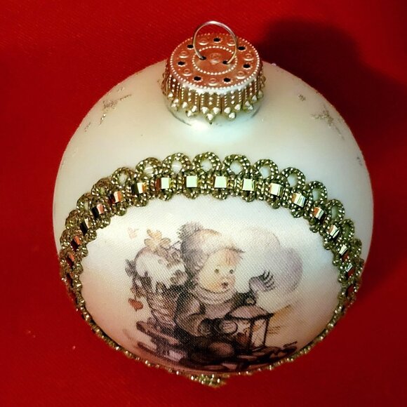 MJ Hummel 2006 Hansel & Gretel Winter Fun Glass Silk Bulb Christmas Ornament - Picture 8 of 14